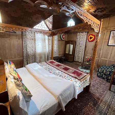 Young Shahzada Group Of Houseboats Srinagar  Ngoại thất bức ảnh
