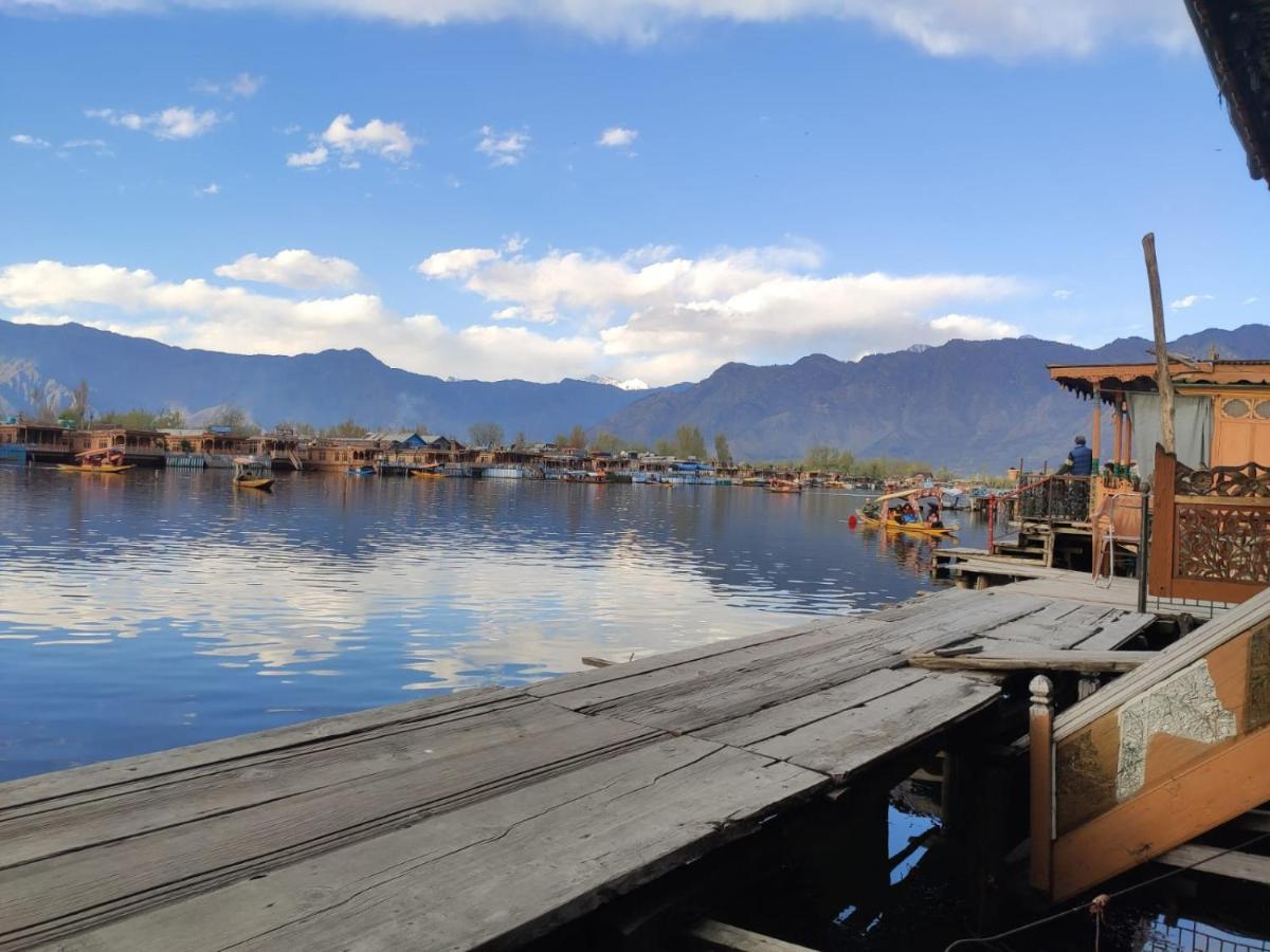 Young Shahzada Group Of Houseboats Srinagar  Ngoại thất bức ảnh