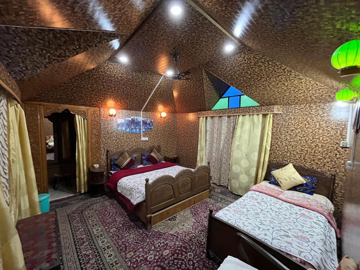 Young Shahzada Group Of Houseboats Srinagar  Ngoại thất bức ảnh