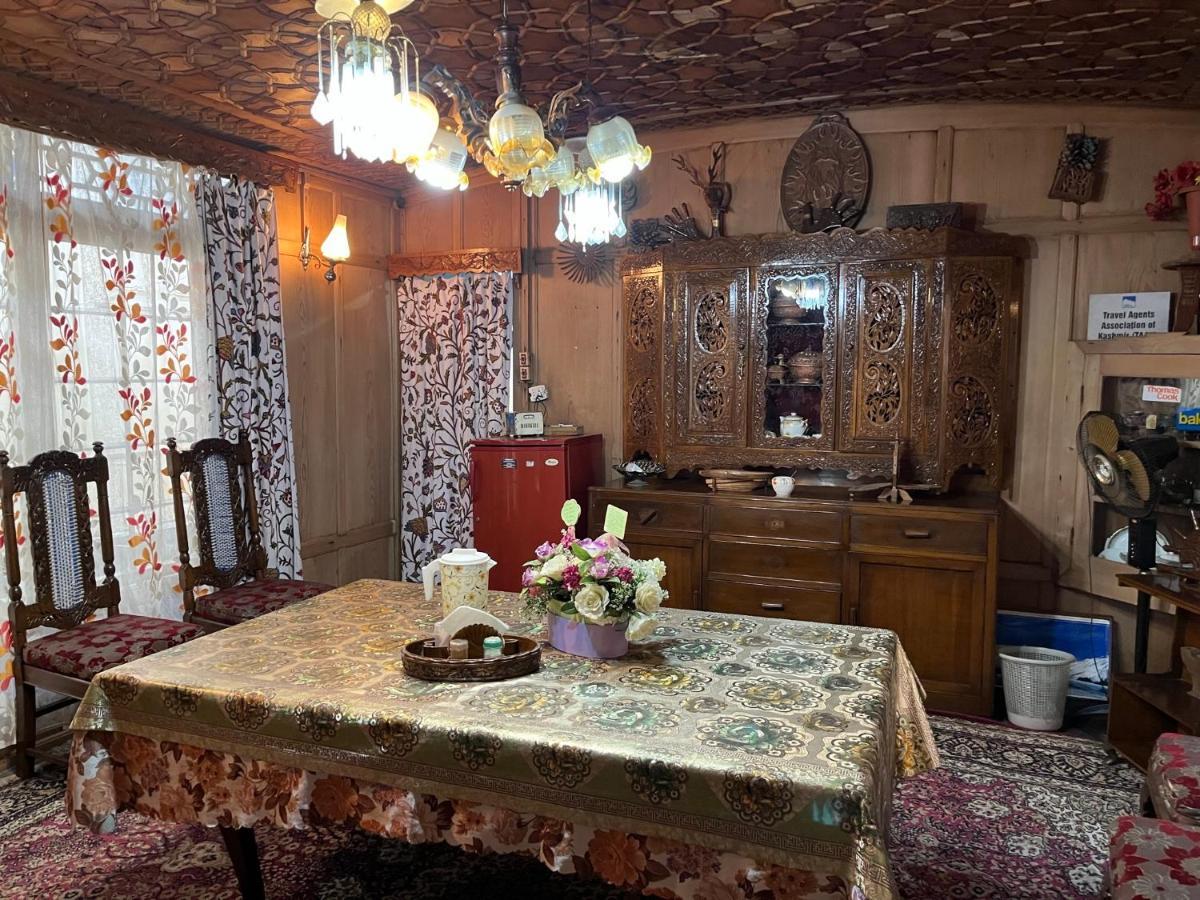 Young Shahzada Group Of Houseboats Srinagar  Ngoại thất bức ảnh